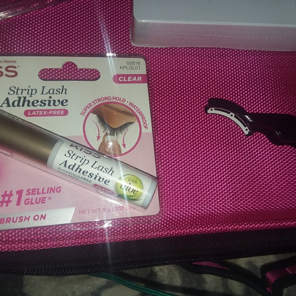 False Eyelashes - Picture 3 of 6